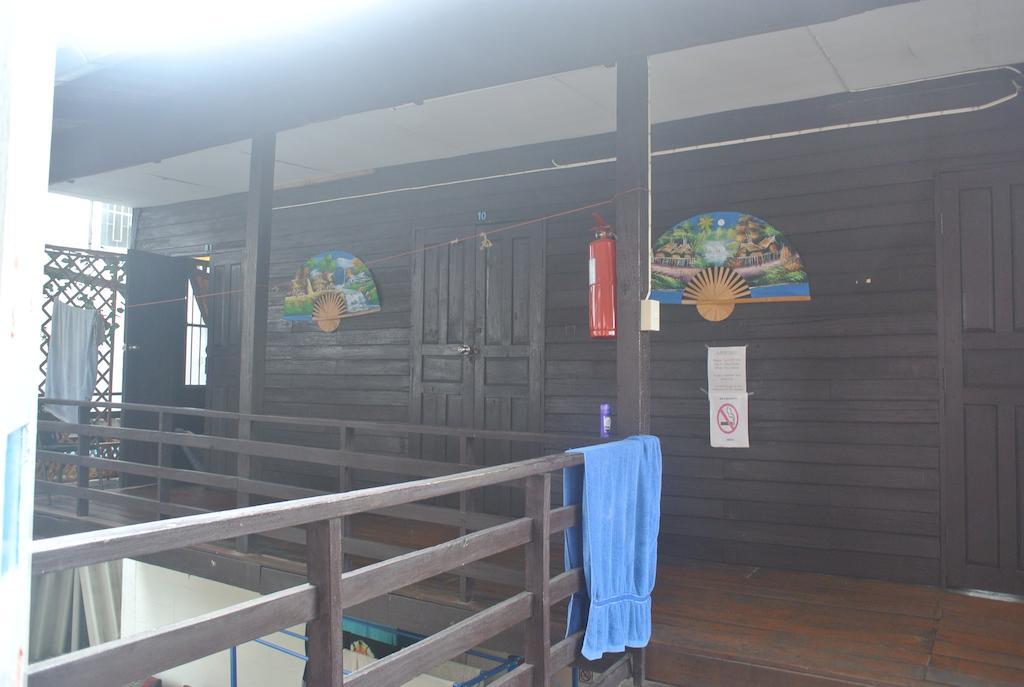 Chok Dee Guesthouse Chiang Mai Exterior photo