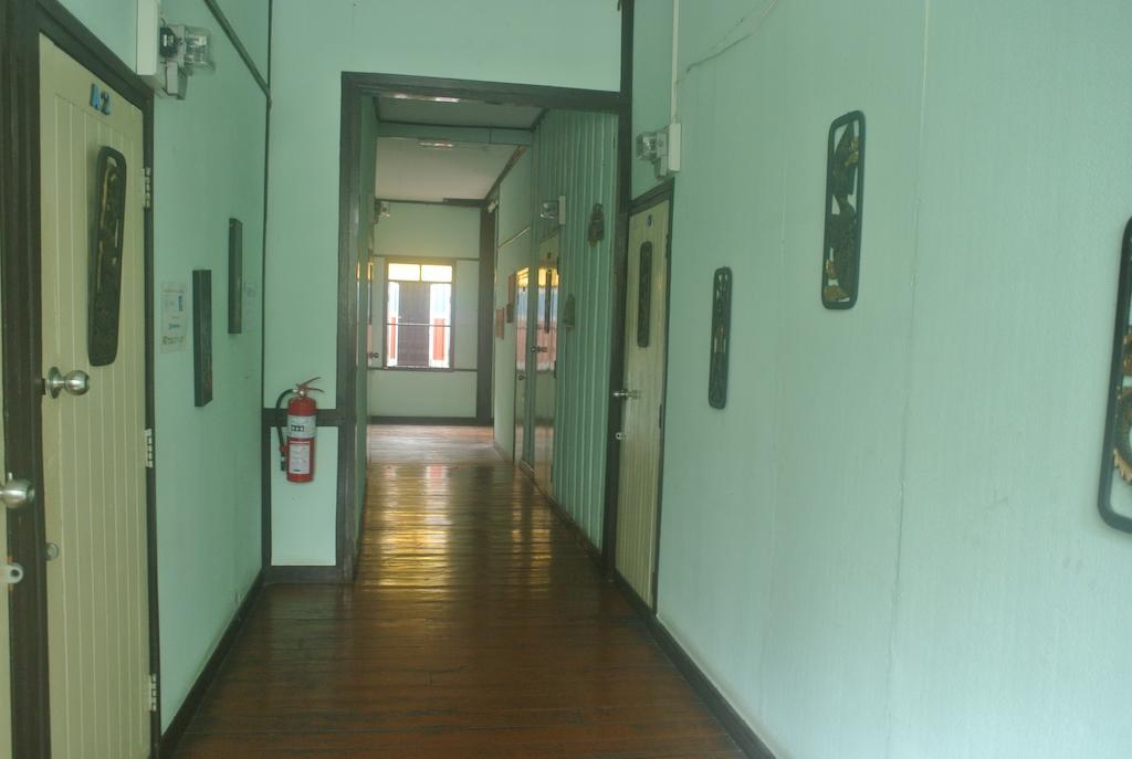 Chok Dee Guesthouse Chiang Mai Exterior photo