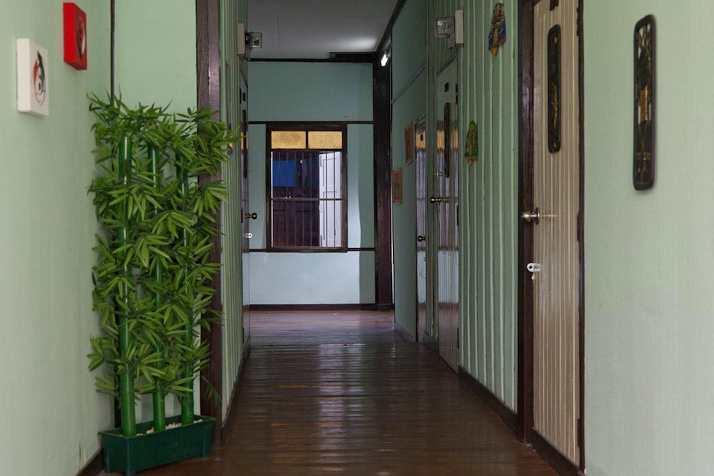 Chok Dee Guesthouse Chiang Mai Exterior photo