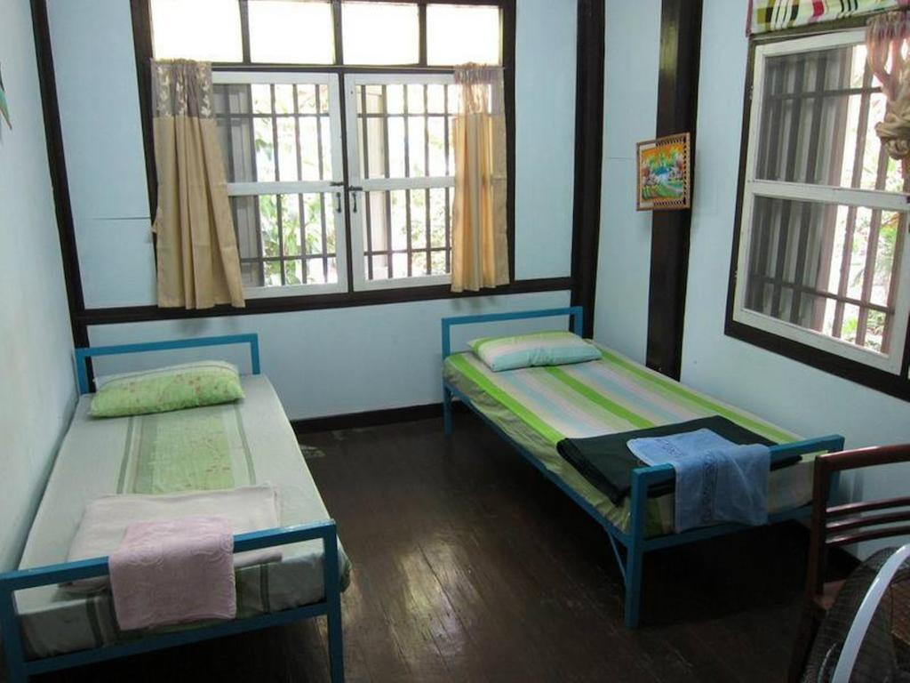 Chok Dee Guesthouse Chiang Mai Exterior photo